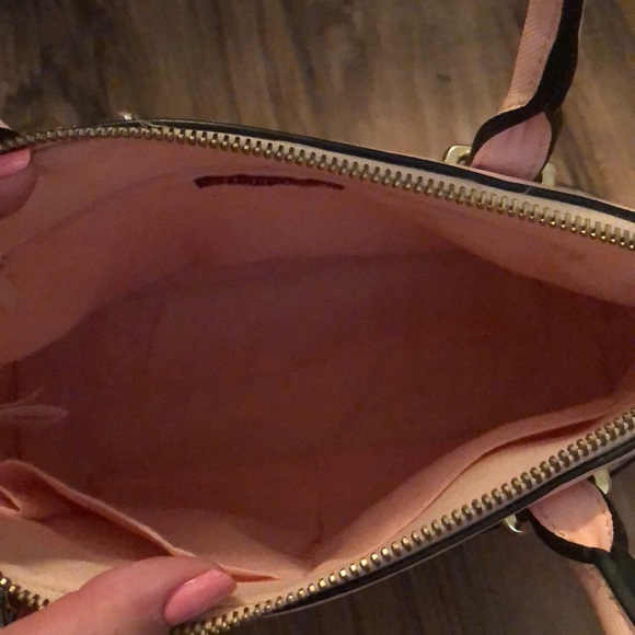 Pink purse - Picture 3 of 3